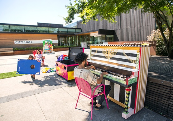 piano in Civic Plaza